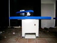 Vacuum table